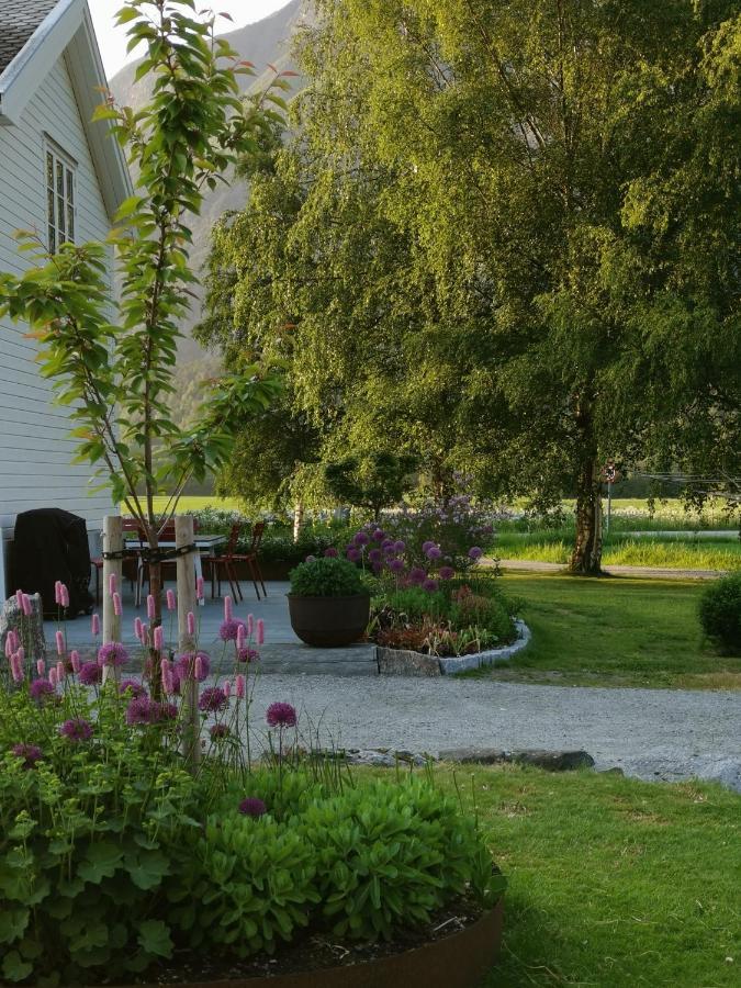 Ostigard 1810 Villa Andalsnes Exterior photo