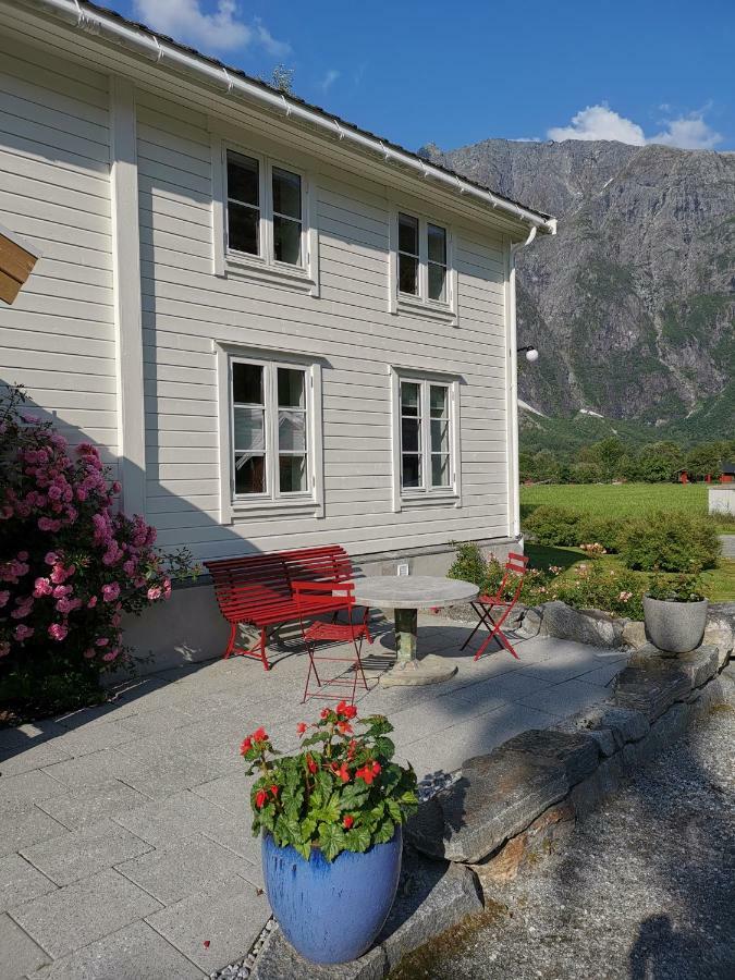 Ostigard 1810 Villa Andalsnes Exterior photo
